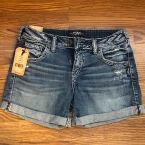 Women’s waist 26 shorts